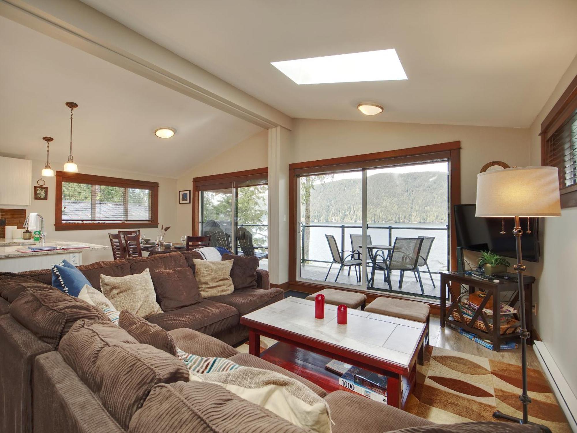 Handsome Dan'S Vacation Cottage Rentals Port Renfrew Exterior photo