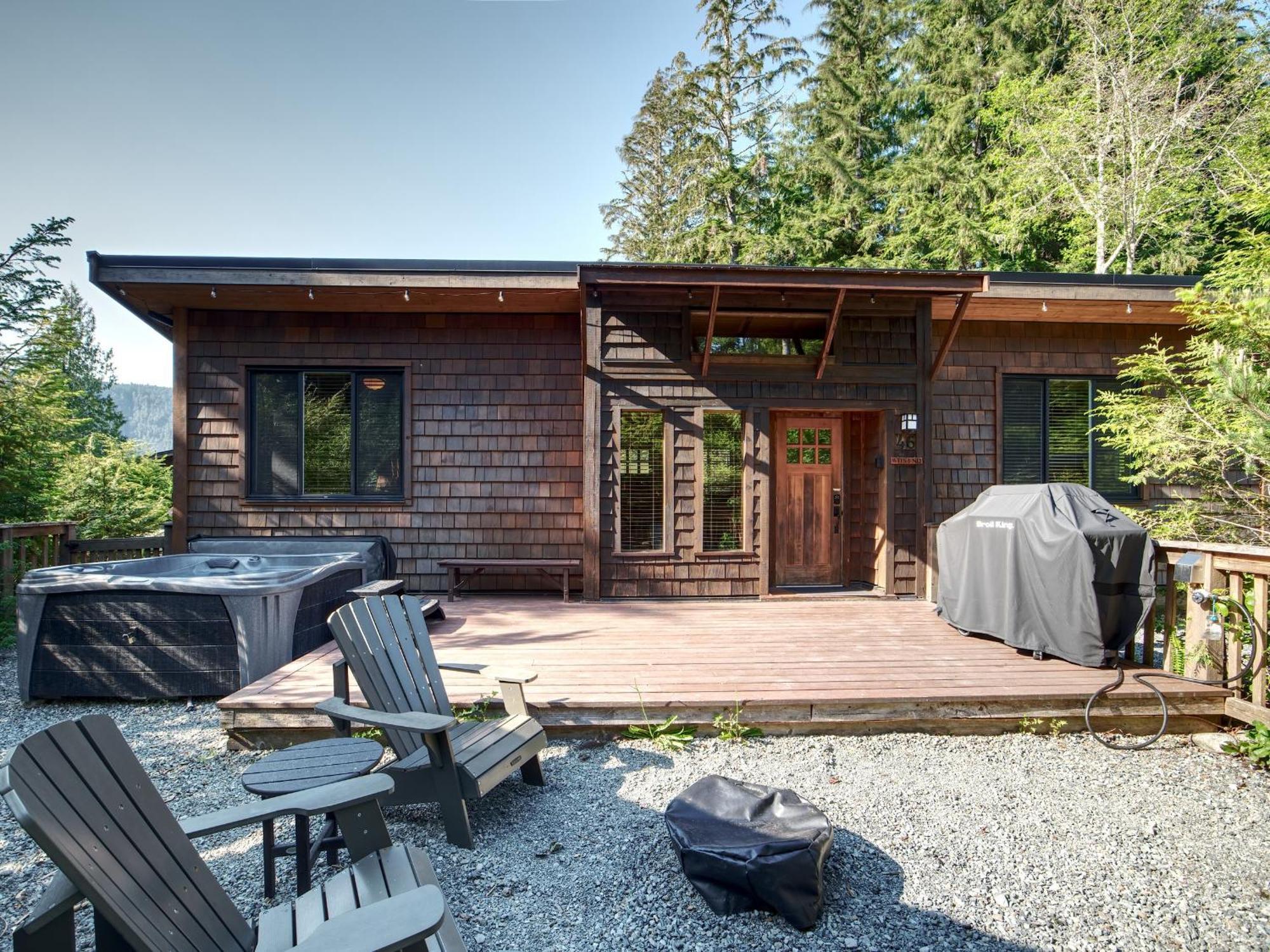 Handsome Dan'S Vacation Cottage Rentals Port Renfrew Exterior photo