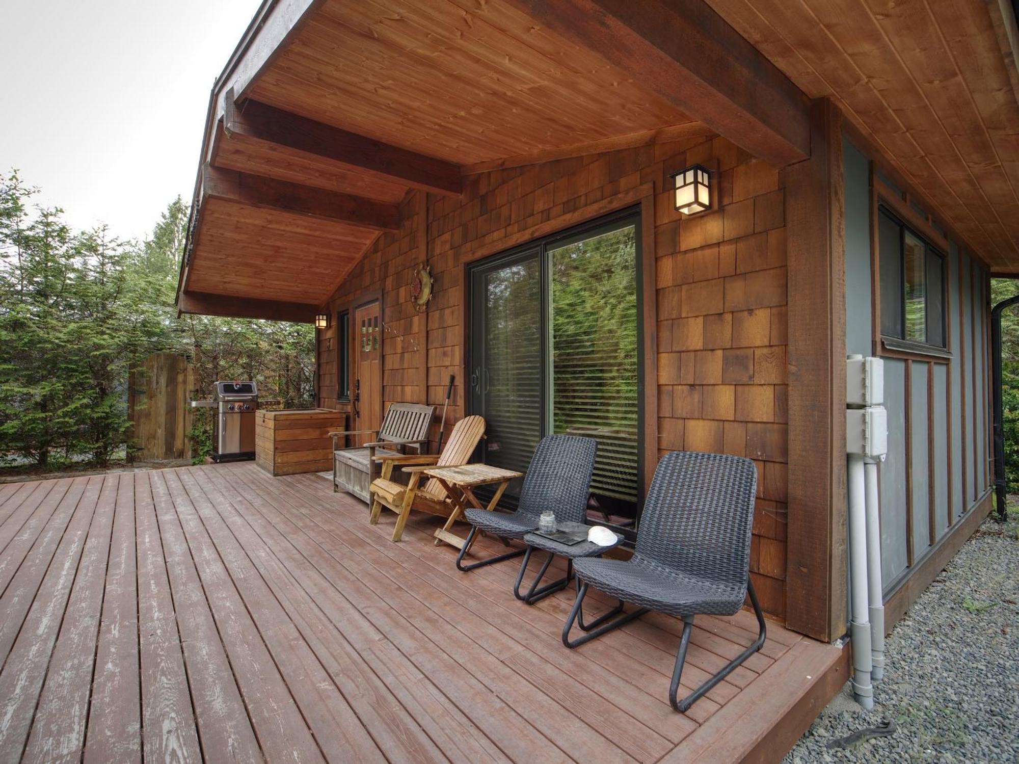 Handsome Dan'S Vacation Cottage Rentals Port Renfrew Exterior photo